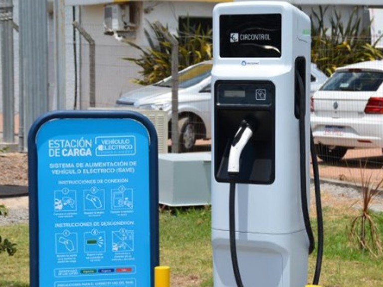 Nueva estación de carga para vehículos eléctricos en Termas del Almirón 